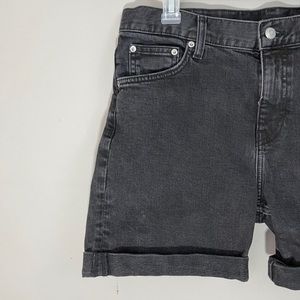 Weekday Beachday - Men’s Tuned Black Denim Shorts